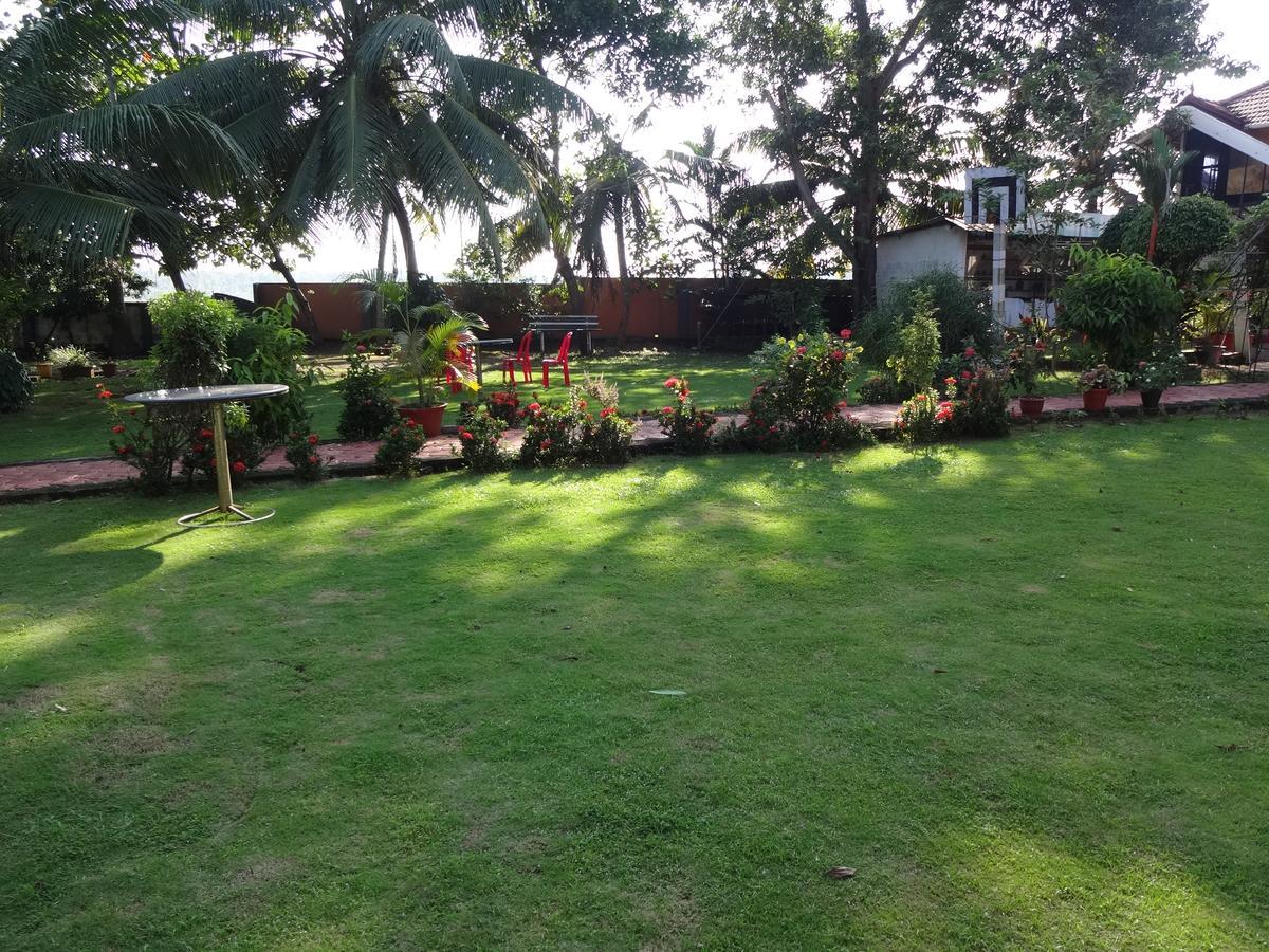 Hotel Royal Riviera Kumarakom Exterior foto